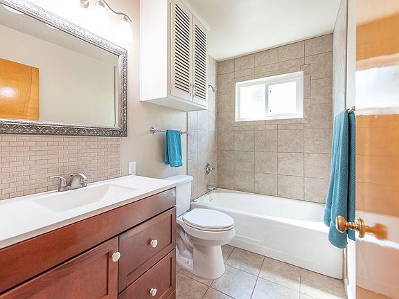 5th image of 2408 W Fairview Ct