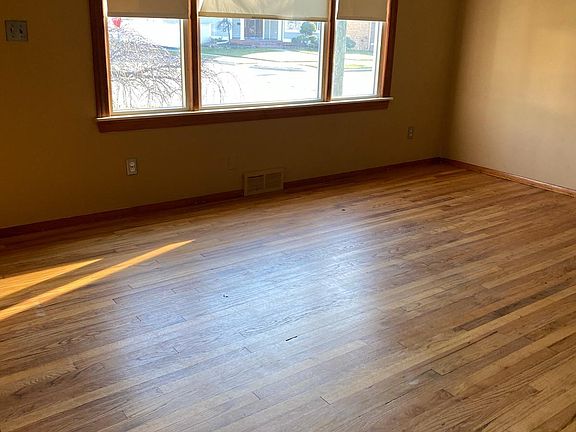 3rd image of 4708 Gertrude St