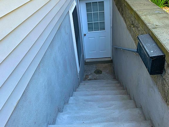 5th image of 3390 Lakeshore Dr