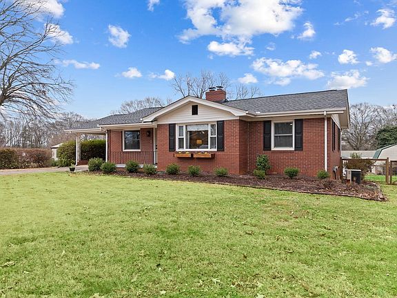 2nd image of 305 Crestwood Dr
