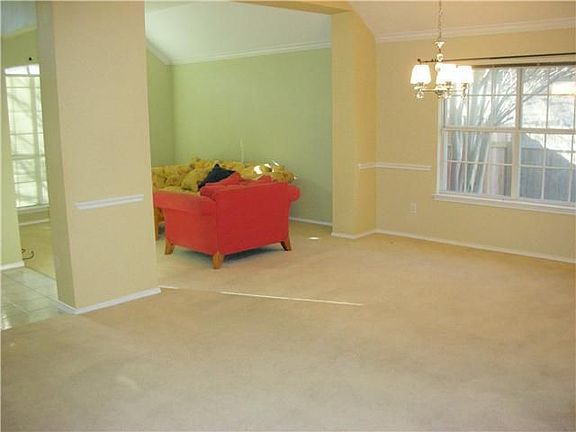 3rd image of 1506 Club Chase Dr