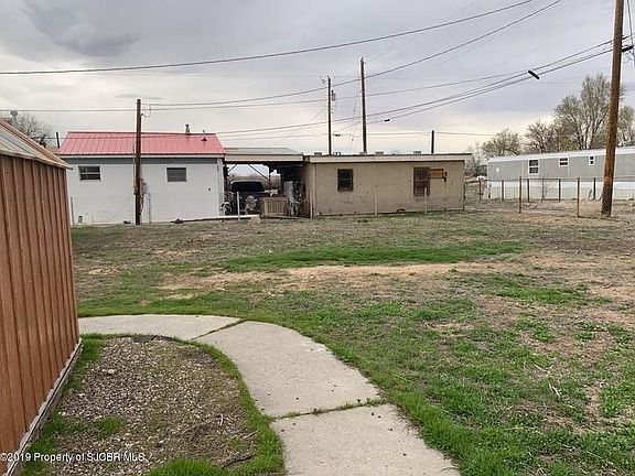 4th image of 302 Taos Ave