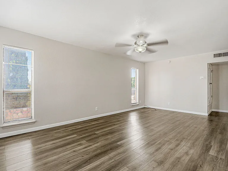 10604 Springwood Dr #D — Photo 11