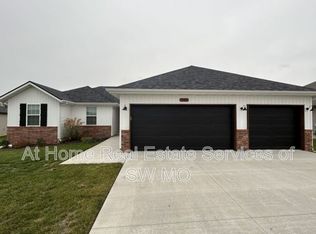 533 Evergreen Ave, Rogersville, MO 65742