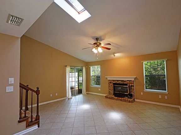 2nd image of 3189 Brockton Way #33