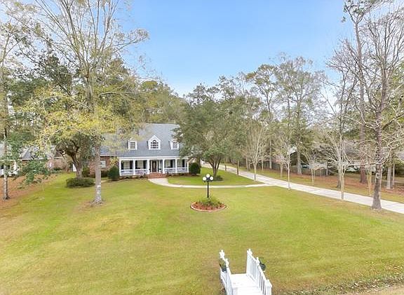 2nd image of 119 Century Oak Ln
