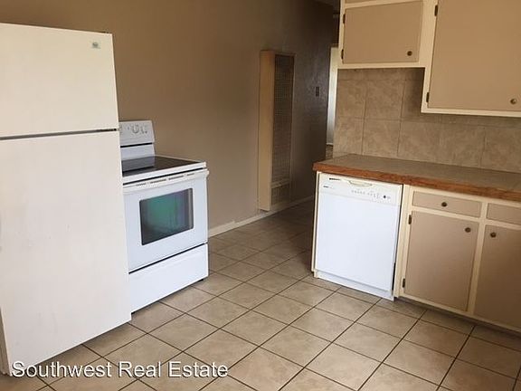 4th image of 305 W Manana Blvd