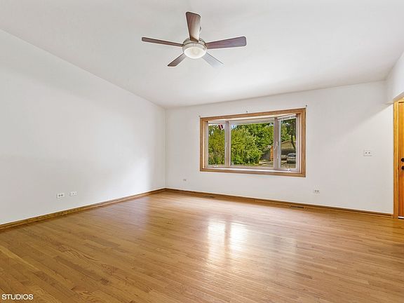 3rd image of 1054 Blackburn St
