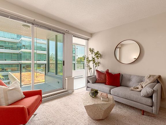 5th image of 522 W 8th Ave #504