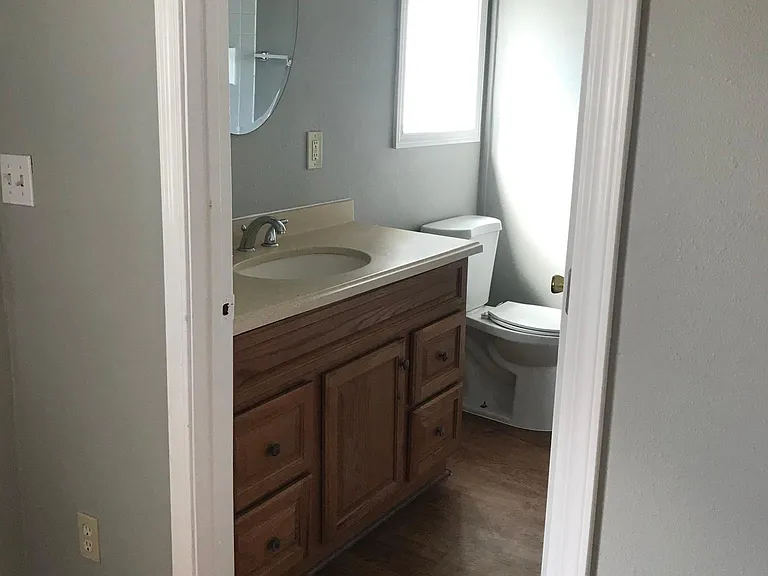 1316 E Carlisle Ave — Photo 4