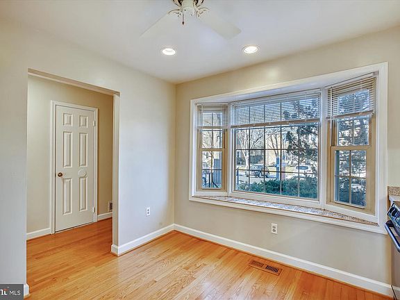 5th image of 2744 Carter Farm Ct
