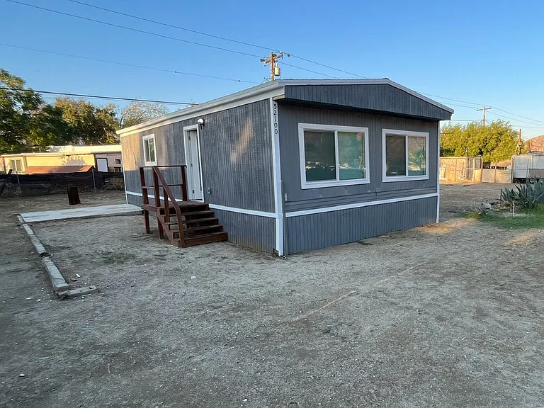 52100 Esperanza Ave — Photo 2