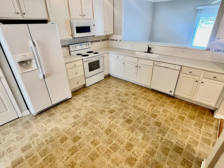 406 Auburn Square Dr — Photo 4