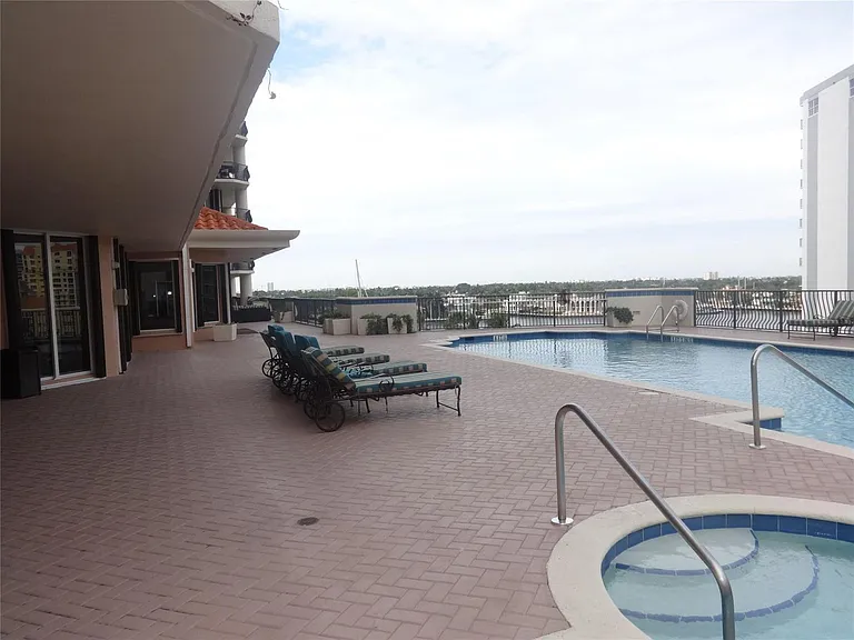 100 S Birch Rd #1005D — Photo 26
