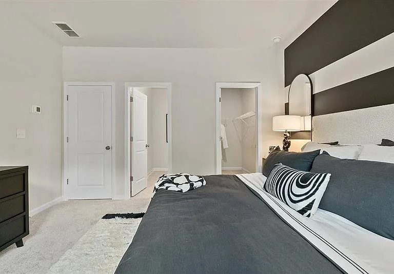 323 Sammon Way — Photo 21