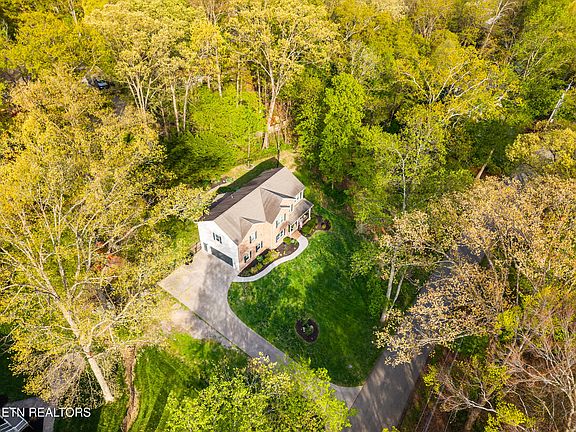 4th image of 8016 Walker Rd
