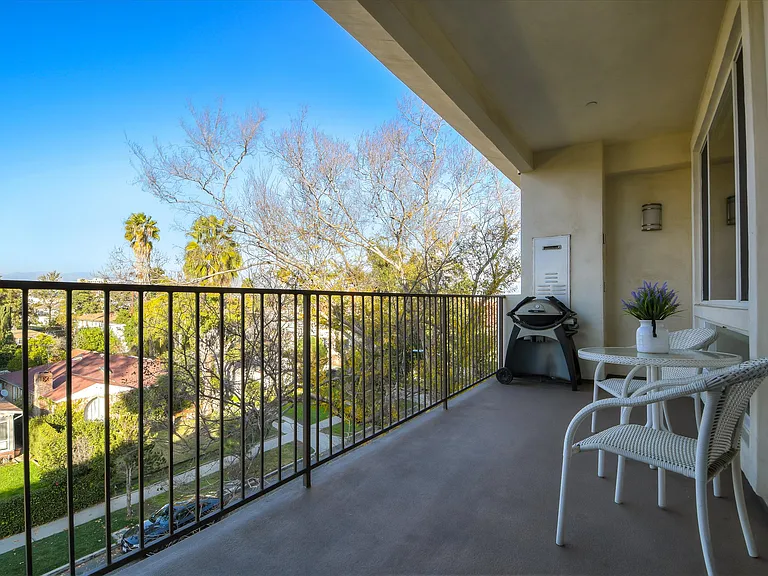 4820 Bellflower Ave #403 — Photo 39