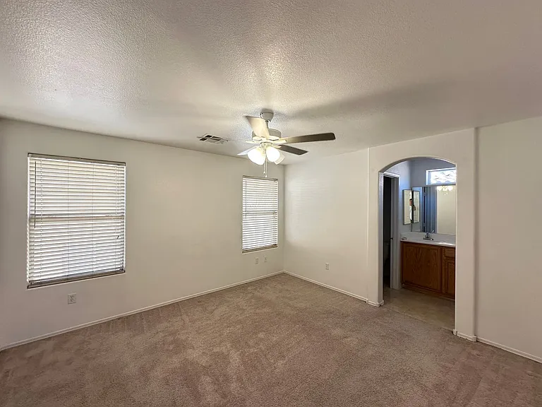 10452 Mihela Ave — Photo 19