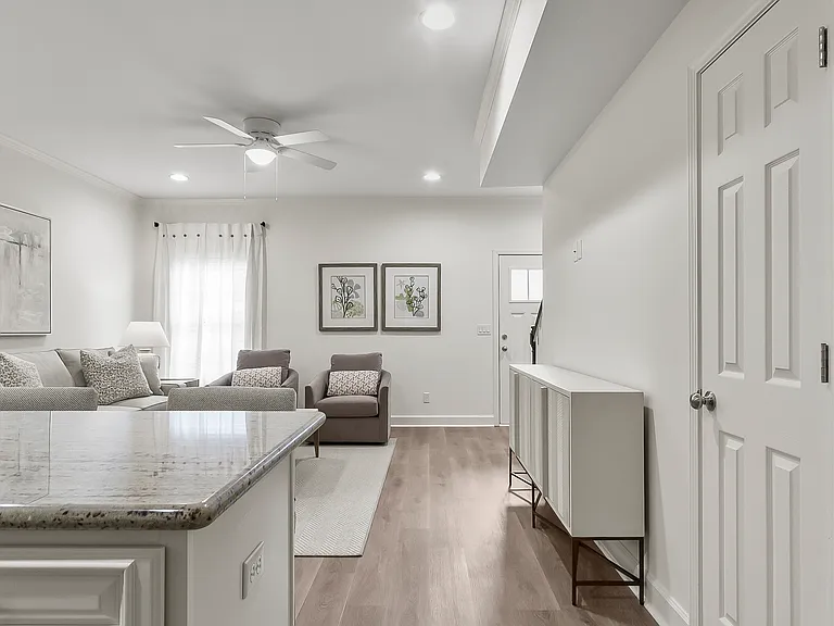 430-474 Wesley Pl — Photo 18
