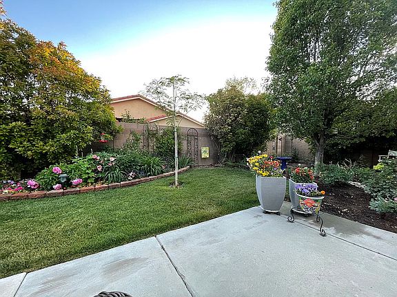 2nd image of 7701 Calle Armonia NE