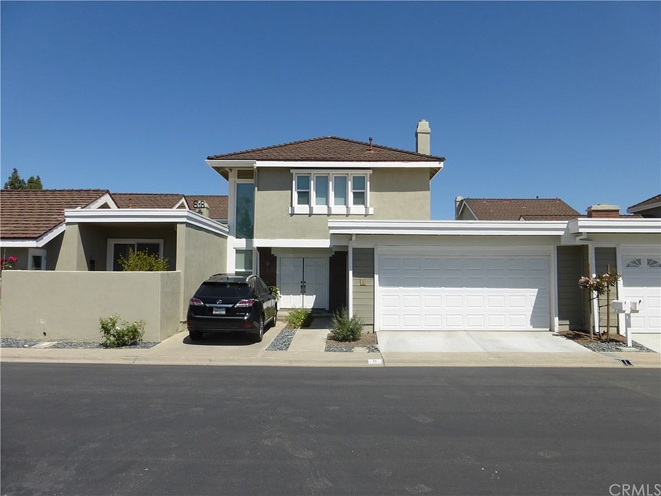 1st image of 9 Woodland Dr
