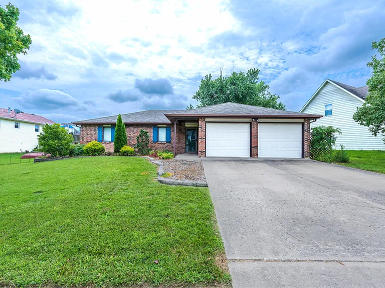 2301 Winchester Dr — Photo 1
