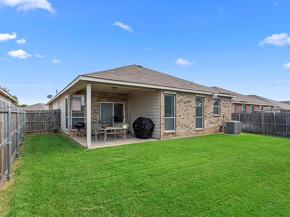 2nd image of 7460 Maroon Dr