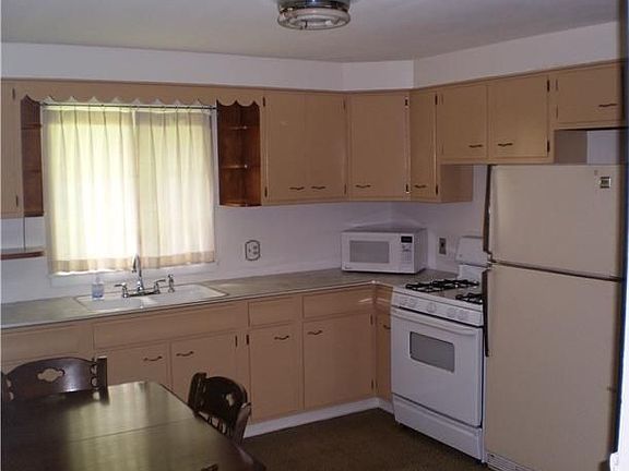 2nd image of 27 Shamokin Dr