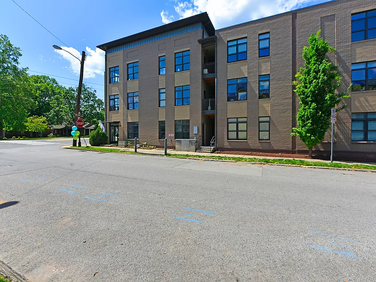 Ellis Germantown — Photo 18