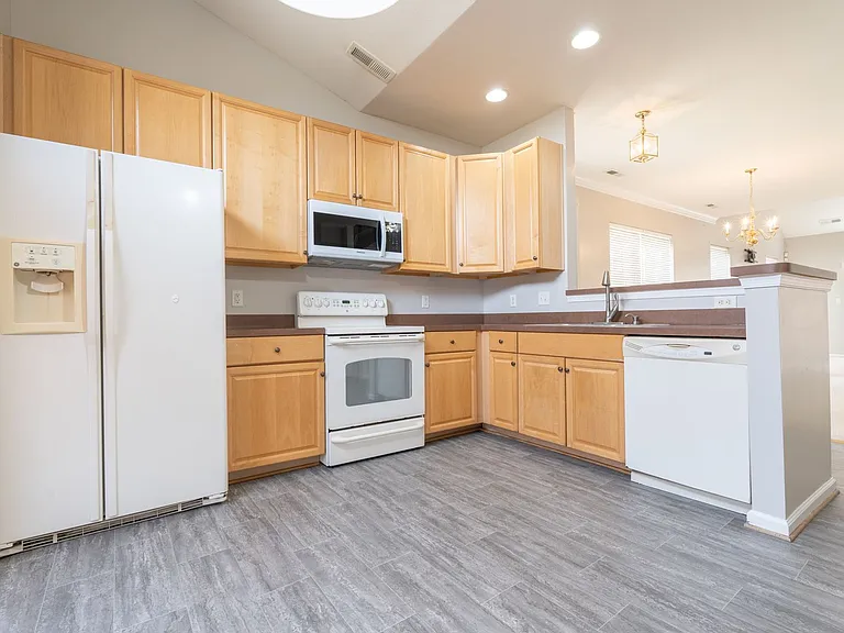 4022 Holston Ct — Photo 4