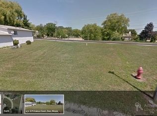 620 Kakos Dr, Zion, IL 60099