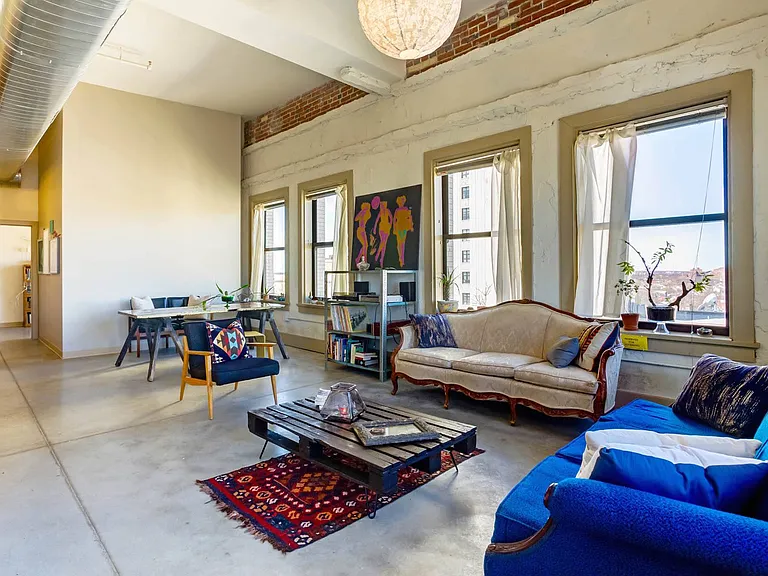 Metropolitan Artist Lofts — Photo 17