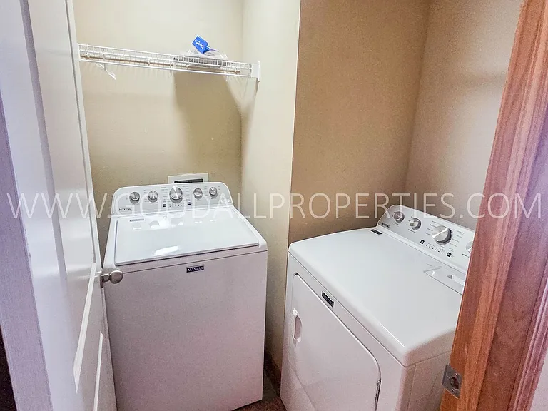 1116 Redstone Ln — Photo 17