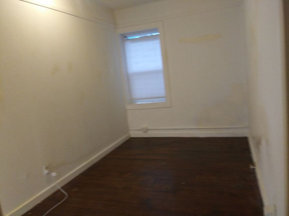 Building Photo 3