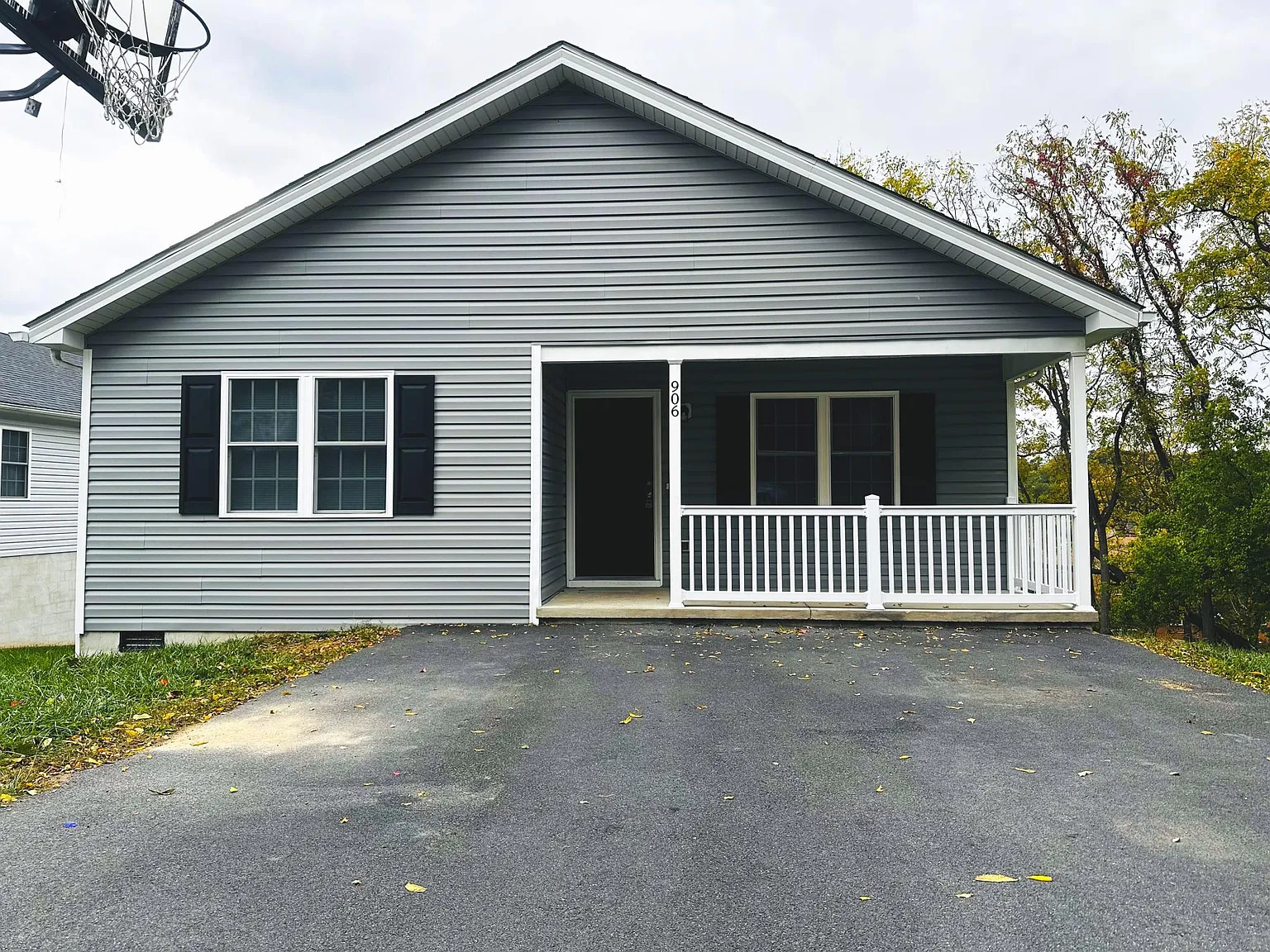 3 bed, 1524 sqft, $1,825 — Photo 1