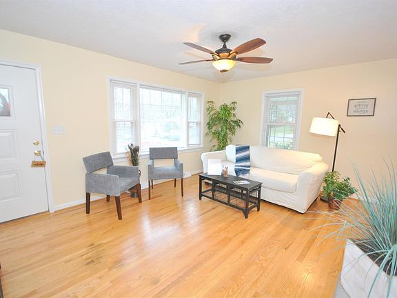 4th image of 1010 Ardmore Dr