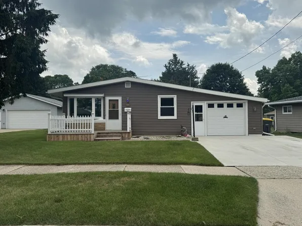 703 Luke AVENUE, Waukesha, WI 53186