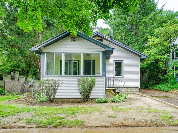 309 Moccasin St, Buchanan, MI 49107