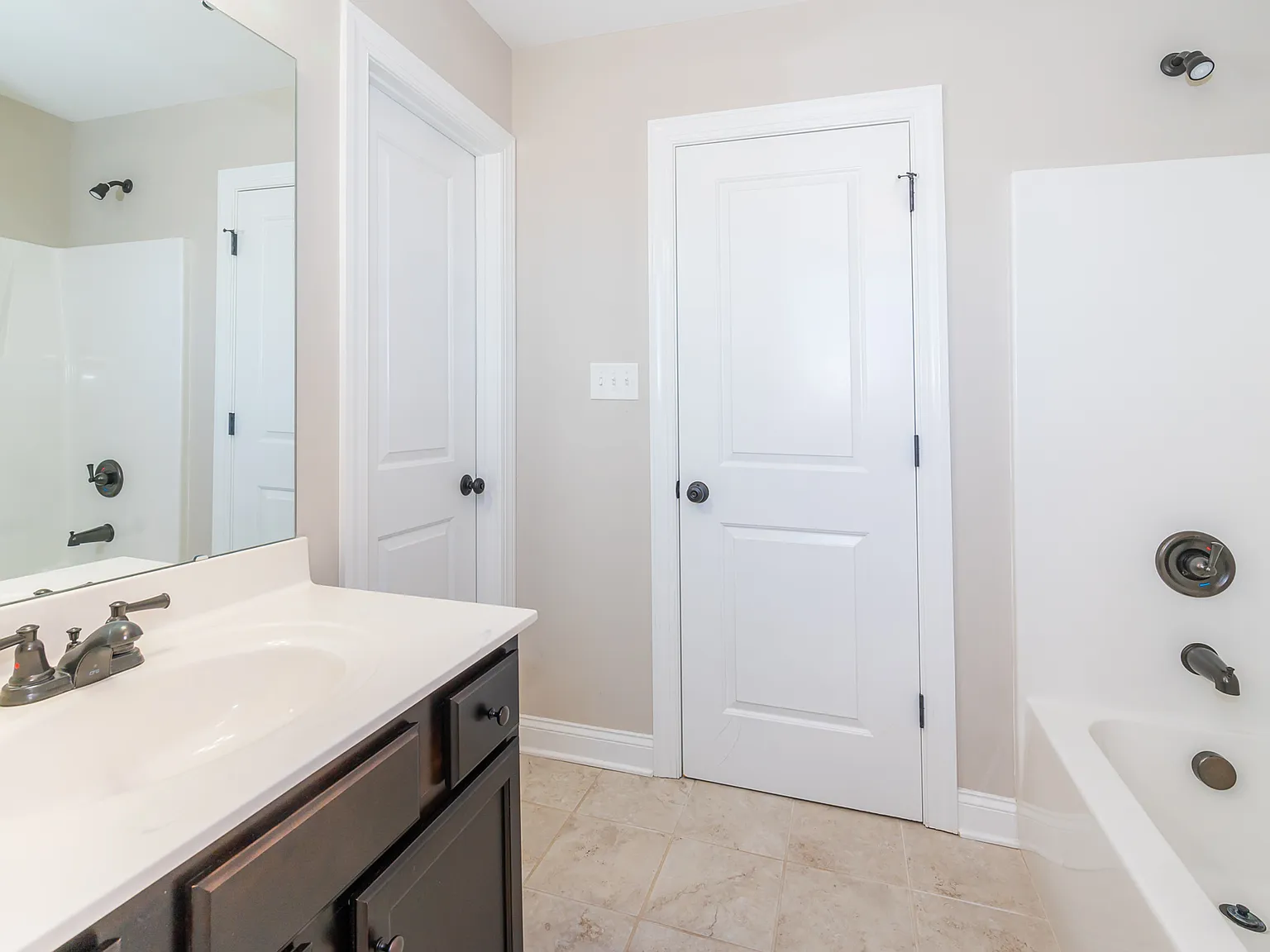 4 bed, 2493 sqft, $2,800 — Photo 3