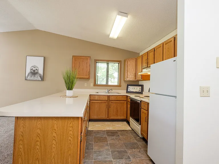 Fargo, ND Flickertail Apartments | Kitchen