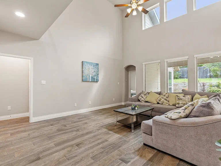 180 Santa Maria St — Photo 4