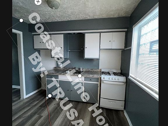 4th image of 18949-85 Hoover Ave #12