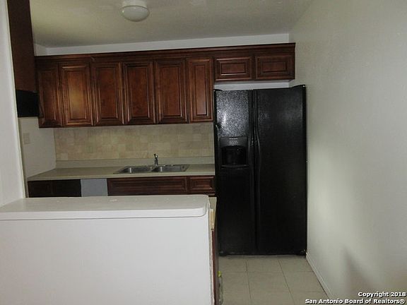 4th image of 543 Valley Park Dr