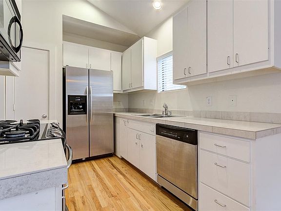 4th image of 8658 Meadowcroft Dr