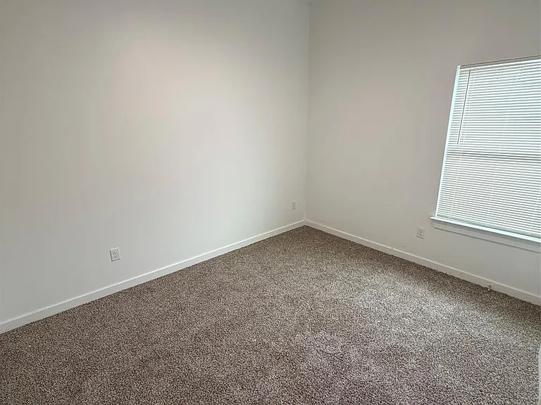 8627 Peachtree St #A — Photo 6