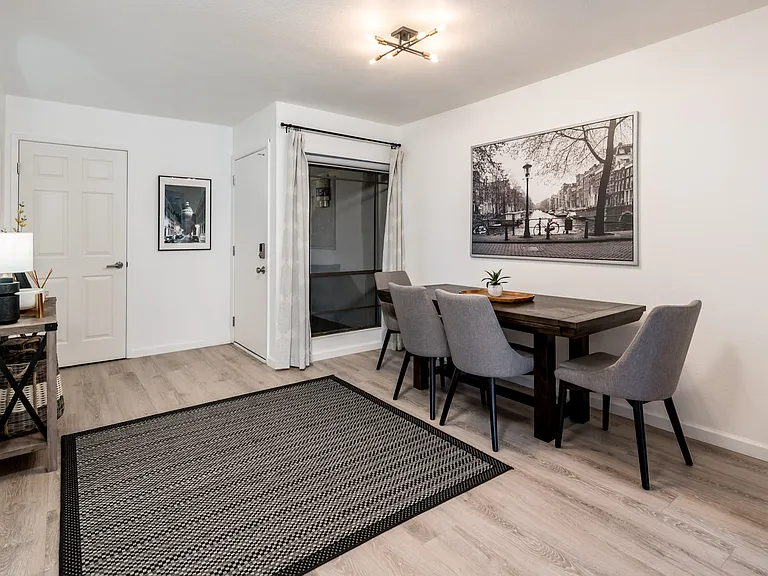 5209 N 24th St #205 — Photo 3