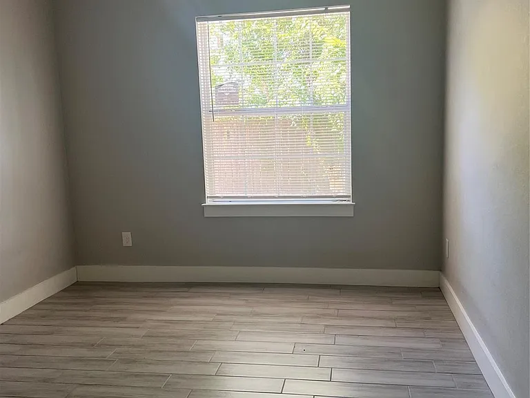 3521 Toliver St — Photo 9
