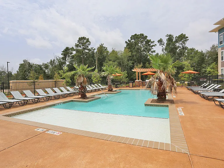 Sun Shelf Pool
