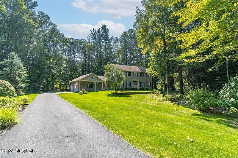 5th image of 14 Kyer Farm Road