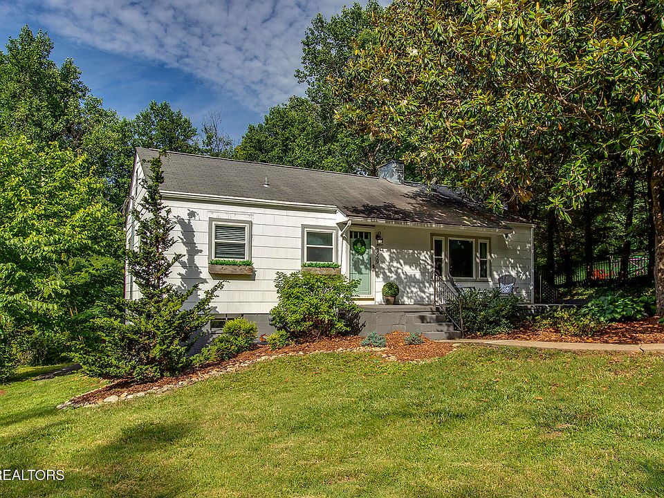 1st image of 3929 Forest Glen Dr